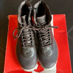 Nike Women’s Zoom Kynsi Boots